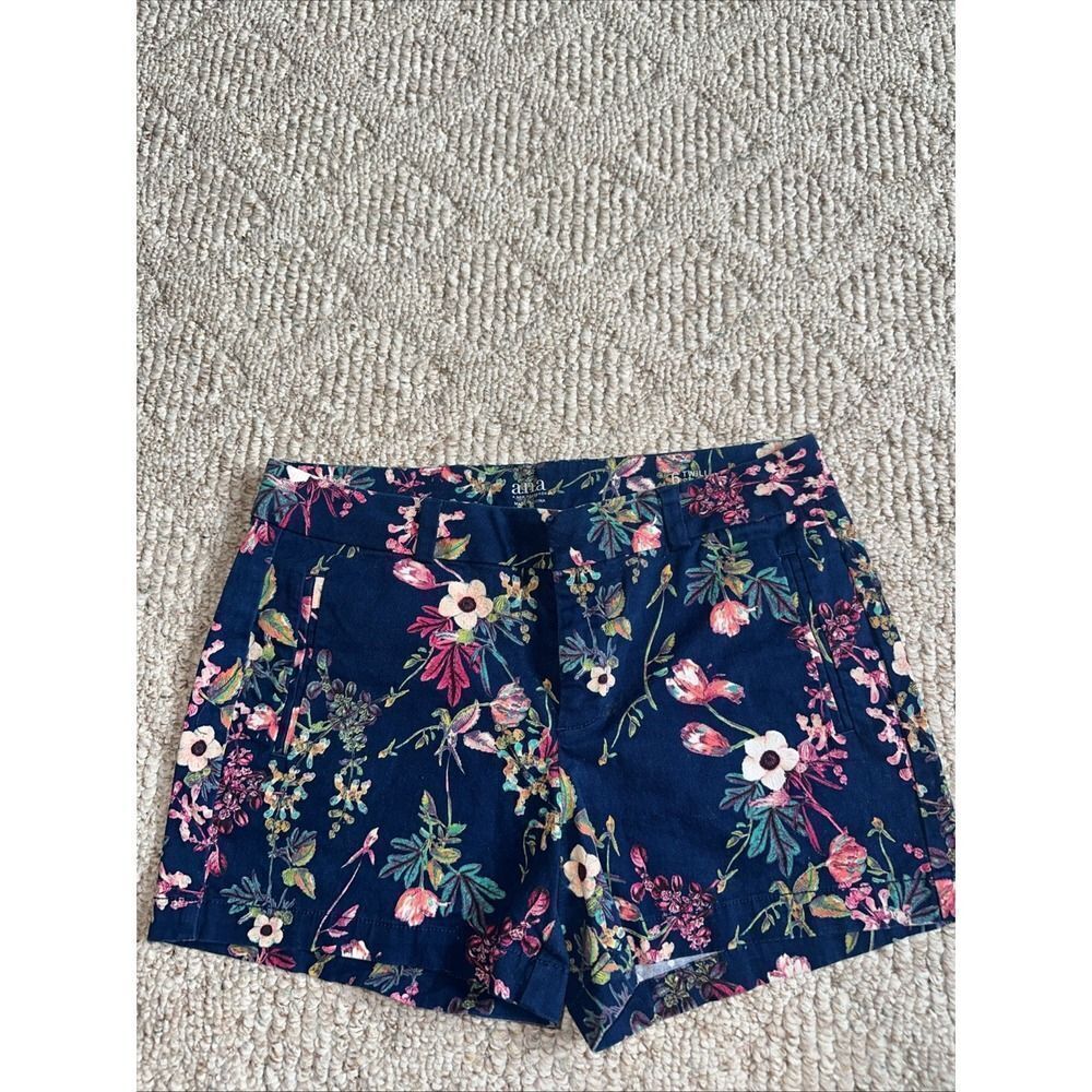 Ana Twill Chino Shorts Women's Size 6  Floral, 3.5" Inseam  EUC